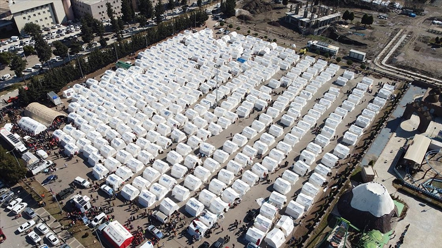 Adana, Hatay ve Osmaniye'de depremden etkilenenler geçici barınma alanları ve çadırlarda konaklıyor