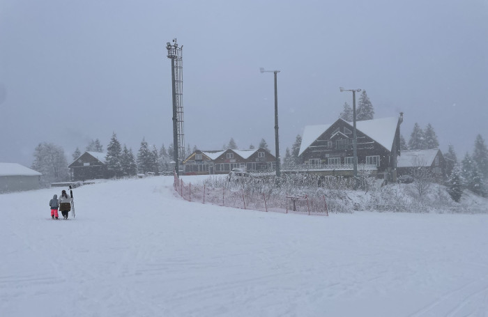 Artvin'deki Atabarı Kayak Merkezi sezonun ilk ziyaretçilerini ağırlamaya başladı