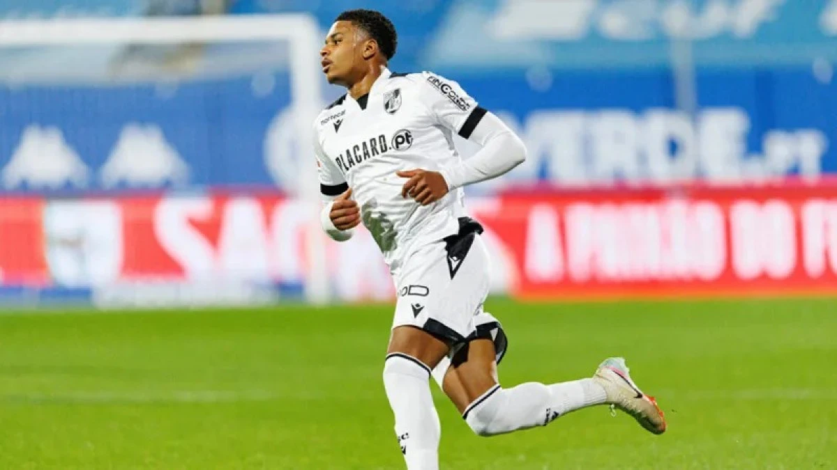 AVRUPA DEVLERİNE &Ccedil;ALIM! Trabzonspor, 11.5 Milyon Euro'ya Noah Saviolo'yu Bitirdi