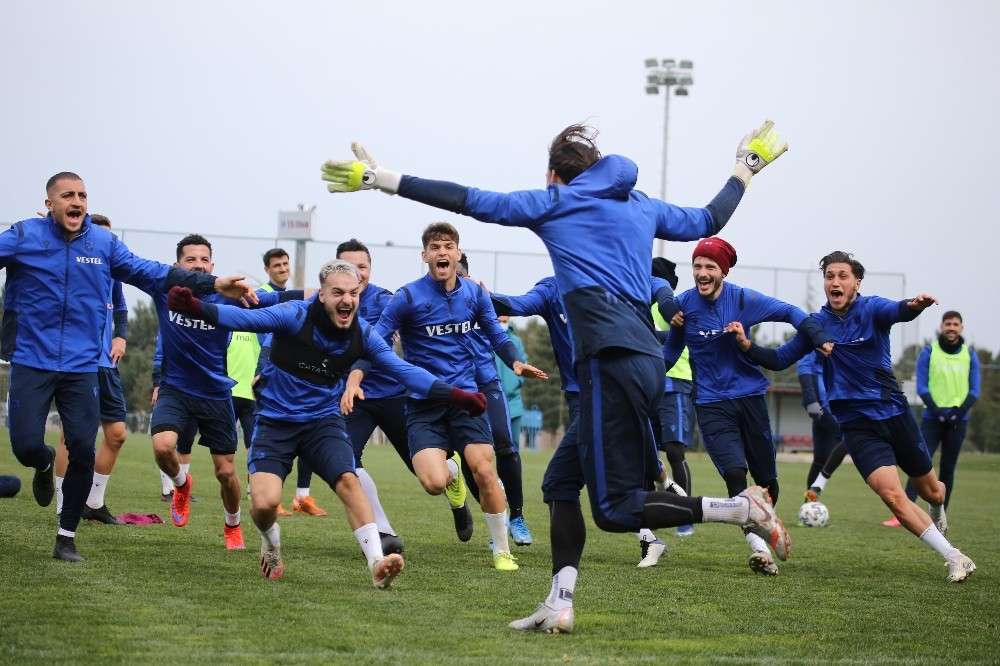 Trabzonspor, BB Erzurumspor ma&ccedil;ı hazırlıklarını s&uuml;rd&uuml;rd&uuml;