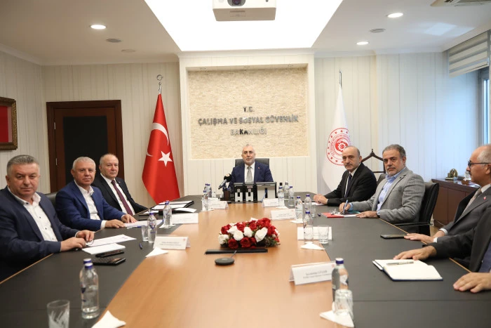 Bakan Işıkhan: İşçilerimizin ekonomik ve sosyal haklarını artıracağız