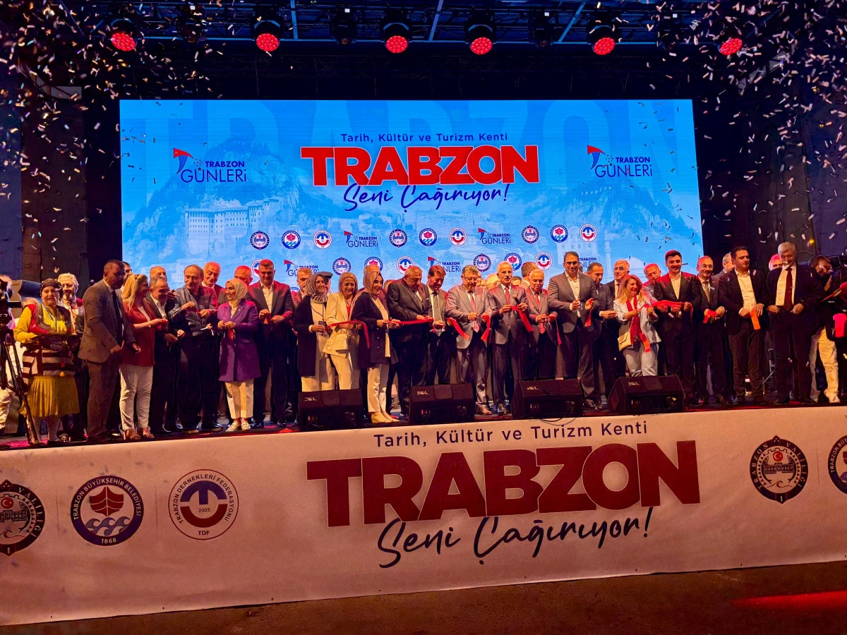 BAKAN URALOĞLU, 'TRABZON GÜNLERİ ETKİLİĞİ'NİN AÇILIŞINA KATILDI