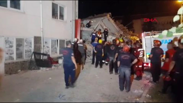 Balıkesir'de enkaz altından bir kişi daha çıkarıldı