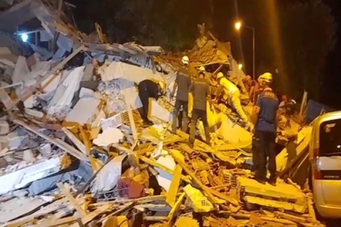 Balıkesir'de enkaz altından bir kişi daha çıkarıldı