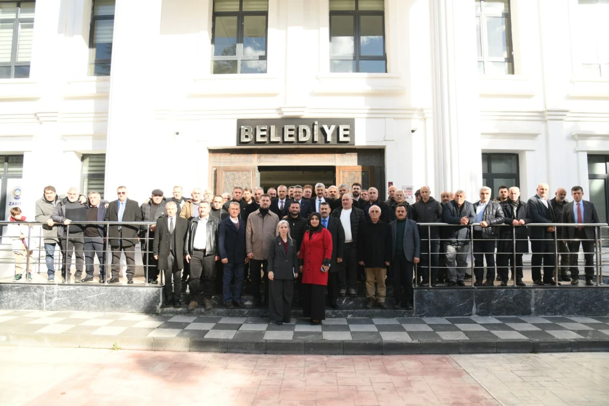 Başkan Gen&ccedil;&rsquo;ten Araklı &Ccedil;ıkartması: OSB Bu İl&ccedil;enin Hakkı ve Geleceğidir!