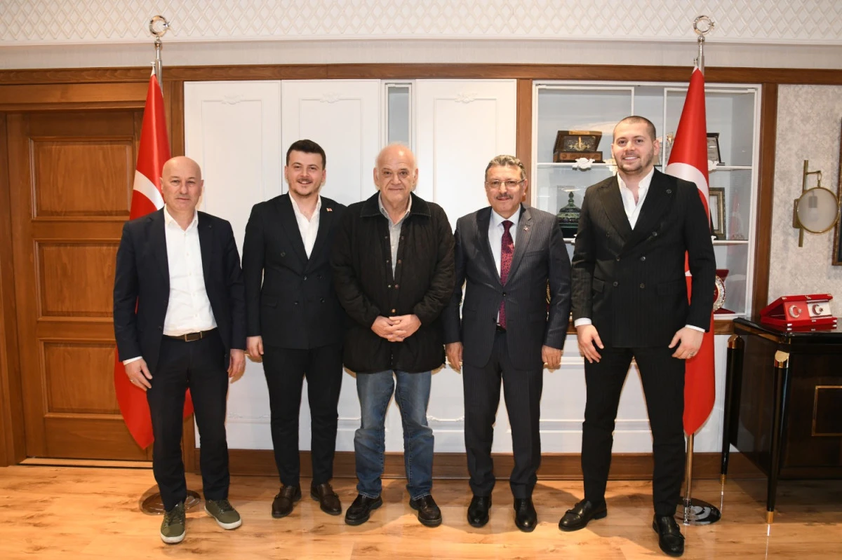 Başkan Genç’ten Stadyum Talebine Yanıt: Yaşam Alanı Korunacak, Çocuklar İçin Saha Yapacağız