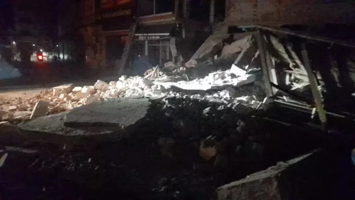 CAN KAYBI YOK, HASAR VAR: 6,1 Büyüklüğündeki Deprem Sonrası Balıkesir'den İlk Bilgiler