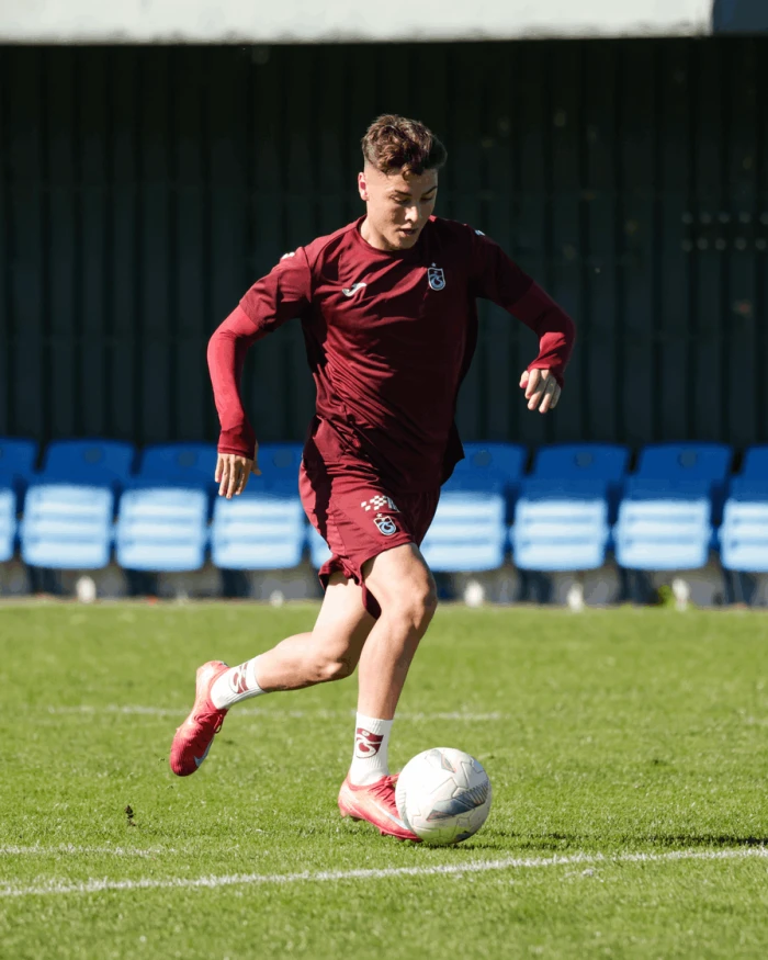 Trabzonspor U19 İstanbul Yolcusu: Galatasaray Derbisi Hazırlıkları Bitti!