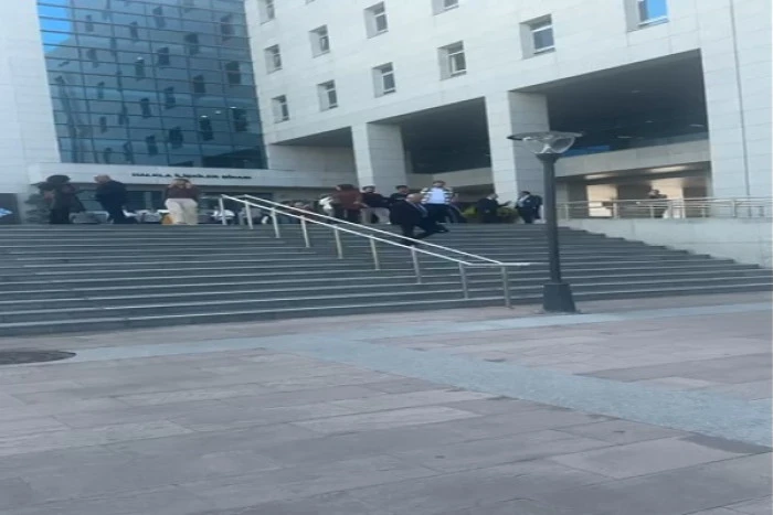 Deprem erken uyarı sistemini TBMM'de vekillere anlatırken depreme yakalandılar