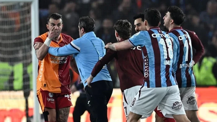 Derbi Raporları Sızdı! Trabzonspor ve Galatasaray'a PFDK Şoku