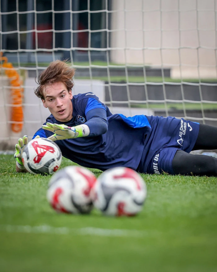 Trabzonspor'da Galatasaray Derbisi Hazırlığı: Taktik ve Pas Çalışması!