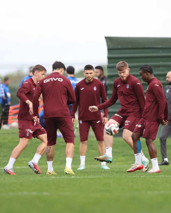 Trabzonspor'da Galatasaray Derbisi Hazırlığı: Taktik ve Pas Çalışması!