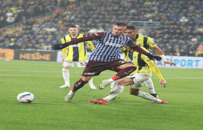 Fenerbahçe - Trabzonspor maçının saati değişti
