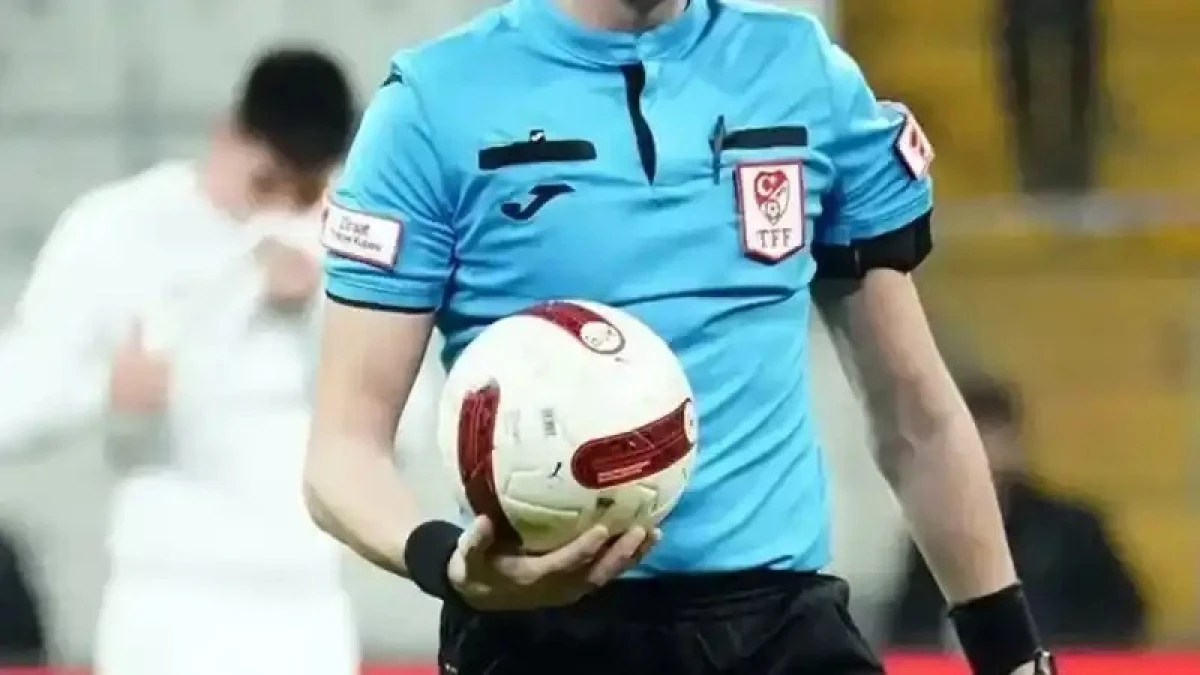 FIFA&rsquo;dan T&uuml;rk Hakemliğine Ağır Darbe: 52 Kişilik Listede T&uuml;rkiye Yok!