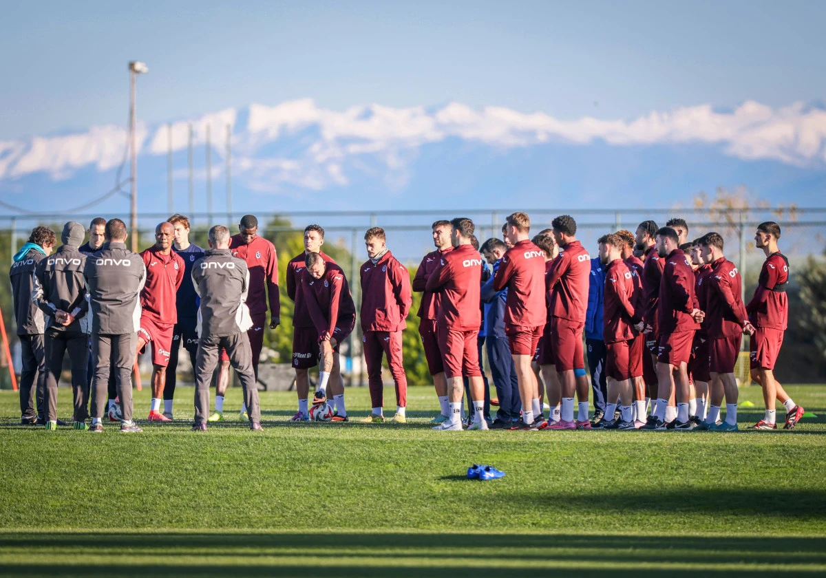 Trabzonspor'da Göztepe Mesaisi Başladı: Fatih Tekke Taktik Odaklı İdman Yaptırdı