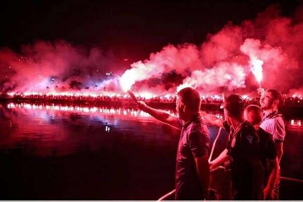 Gurbetci Gen&ccedil;ler'den Trabzonspor i&ccedil;in 1 Meşale de Sen Yak etkinliği 
