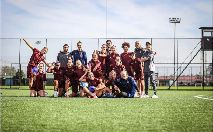Kadın Futbolunda Zirve Mücadelesi: Trabzonspor'dan Fenerbahçe arsaVev Maçına Kilit Hazırlık