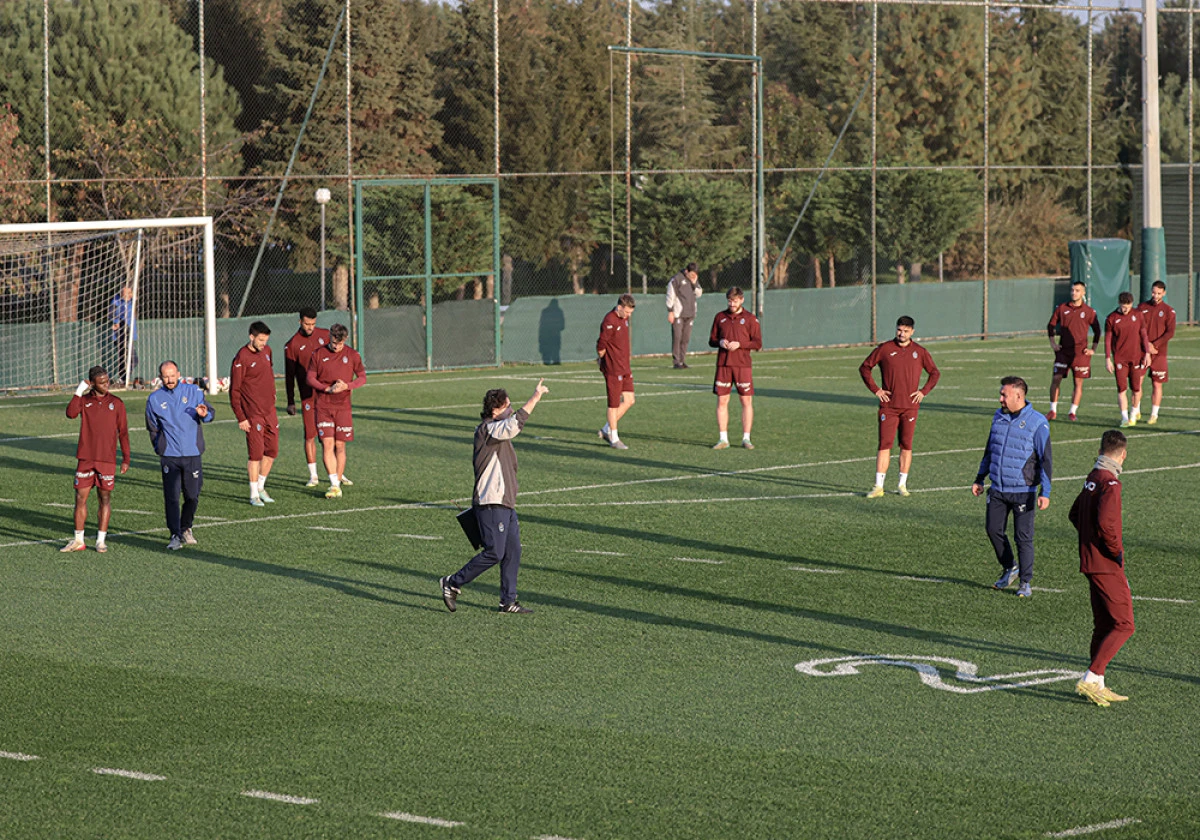KONYASPOR İÇİN TAKTİK PROVASI: Trabzonspor Hazırlıklarını Hızlandırdı!