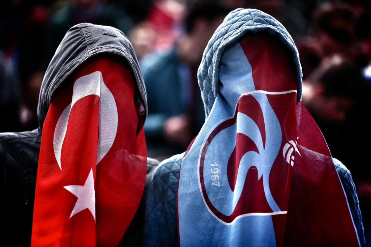 Kupa Finali &Ouml;ncesi Antalya'da Kriz B&uuml;y&uuml;yor: Gurbet&ccedil;i Gen&ccedil;ler'den &Ccedil;ok Sert Kınama