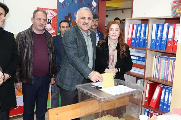 Murat Zorluoğlu en yüksek oy oranıyla seçilen ilk 10 belediye Başkanı arasında
