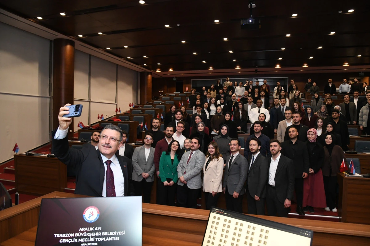 &Ouml;ğrencilere Yeni Yıl Hediyesi: Trabzon B&uuml;y&uuml;kşehir&rsquo;den Abonman ve İkram Desteği