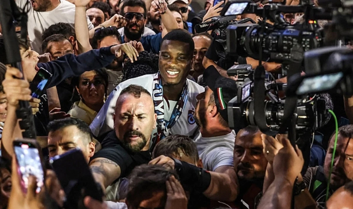 Onuachu Taraftarla Buluşuyor: TS Club&rsquo;da İmza G&uuml;n&uuml; Heyecanı!