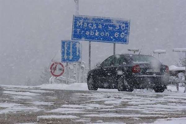 Orta ve Doğu Karadeniz i&ccedil;in kuvvetli sağanak ve yoğun kar yağışı uyarısı yapıldı
