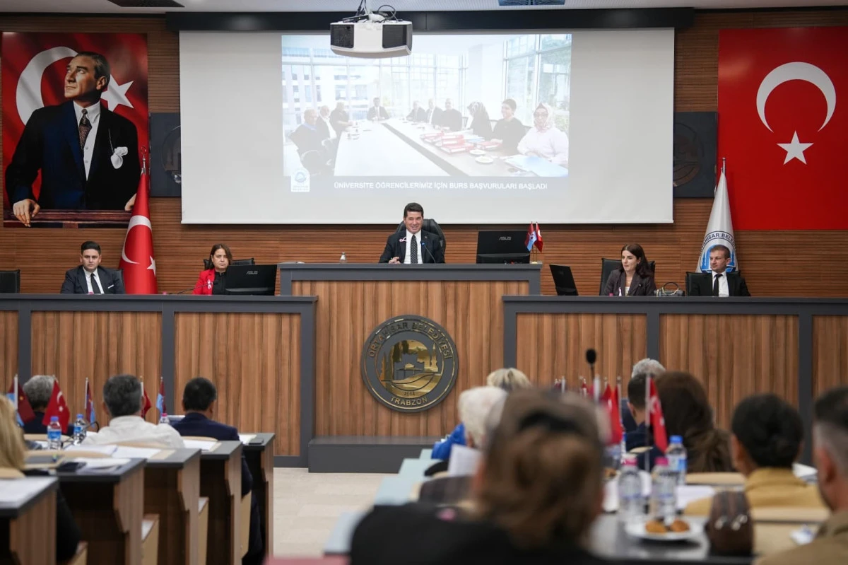 Ortahisar Belediyesi Ekim Meclisi’nde kentsel dönüşüm, burs ve kadın emeği gündemde