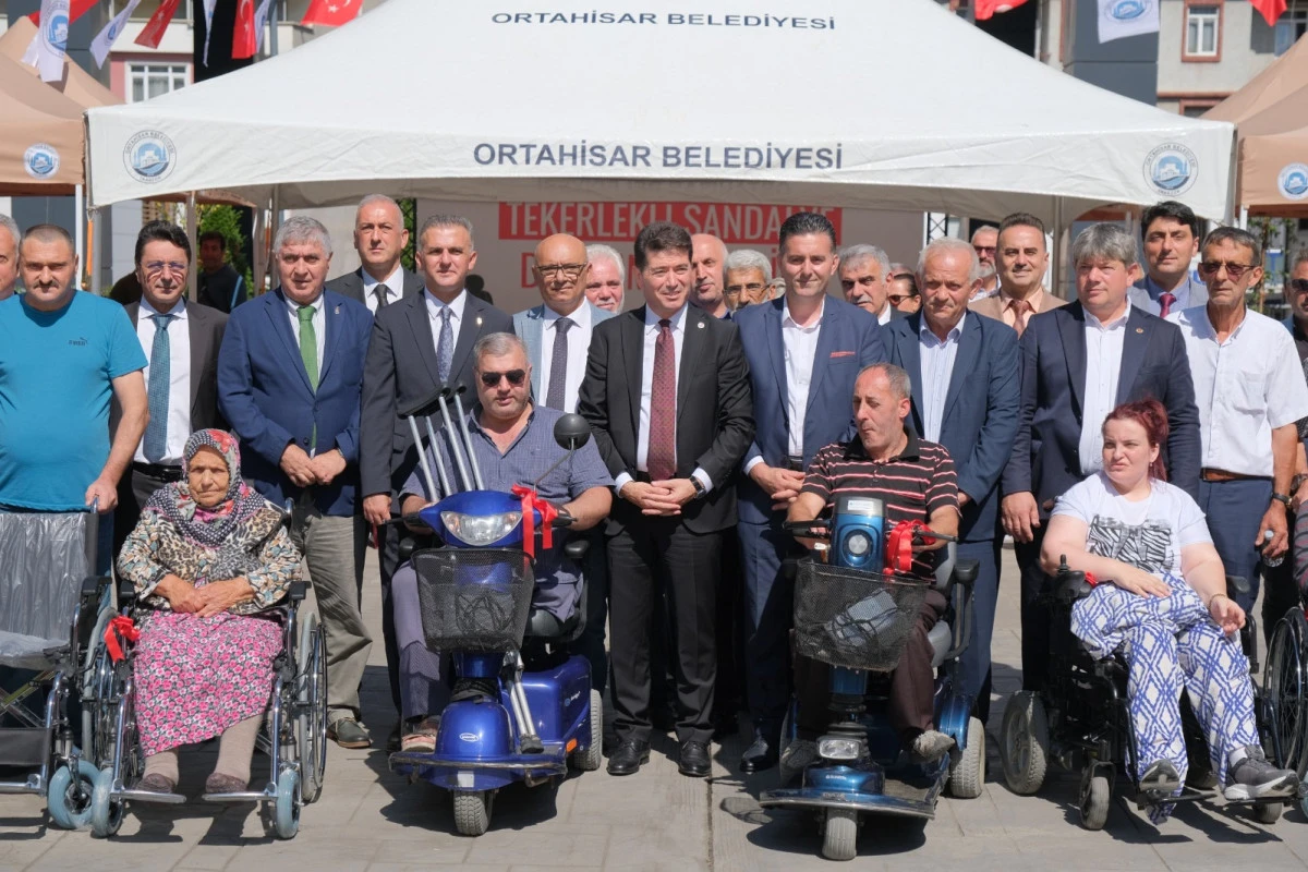 Ortahisar Belediyesi’nden engelli bireylere akülü sandalye ve hasta yatağı desteği