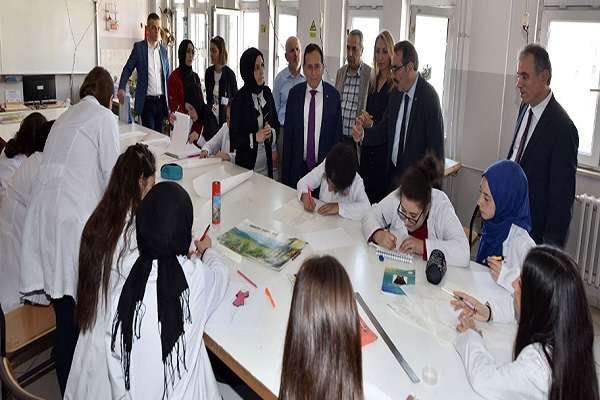 Ortahisar İMKB Mesleki ve Teknik Anadolu Lisesi, öğrencileri meslek sahibi yapıyor