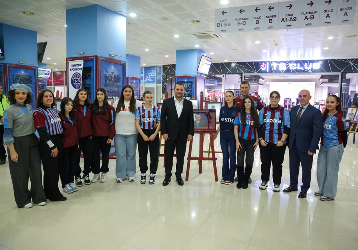 Papara Park&rsquo;ta Sanat R&uuml;zgarı: Başkan Ertuğrul DOĞAN Resim Sergisini Gezdi