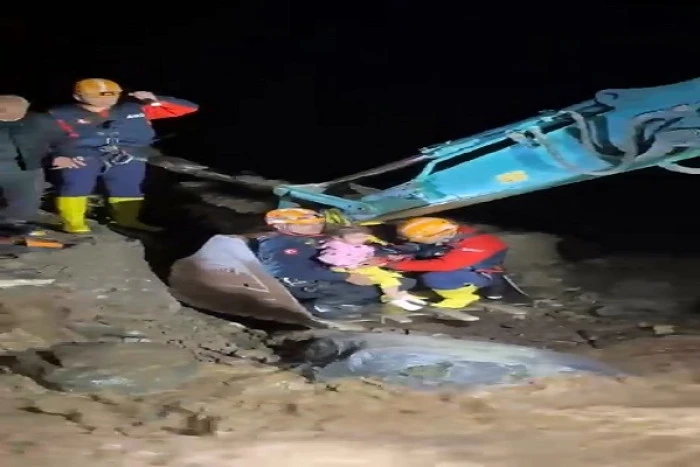 Rize'de etkili olan yağış, sel ve heyelana neden oldu