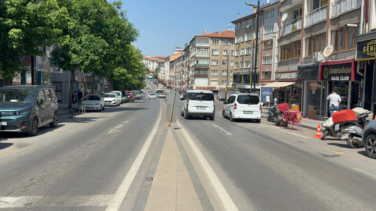Sivas'ta 4 büyüklüğündeki deprem anı kamerada
