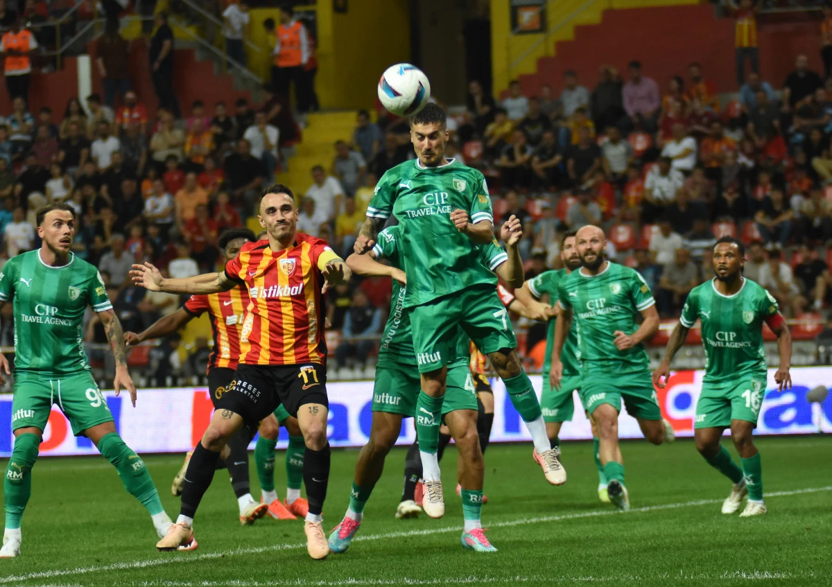 Süper Lig'de son maçlar öncesi küme düşen son takım belli oldu!