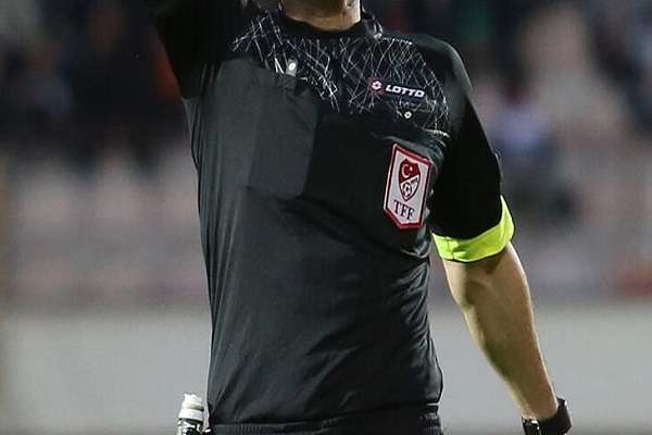 S&uuml;per Lig'de ilk haftanın hakemleri a&ccedil;ıklandı Trabzonspor Beşiktaş ma&ccedil;ı hakemi