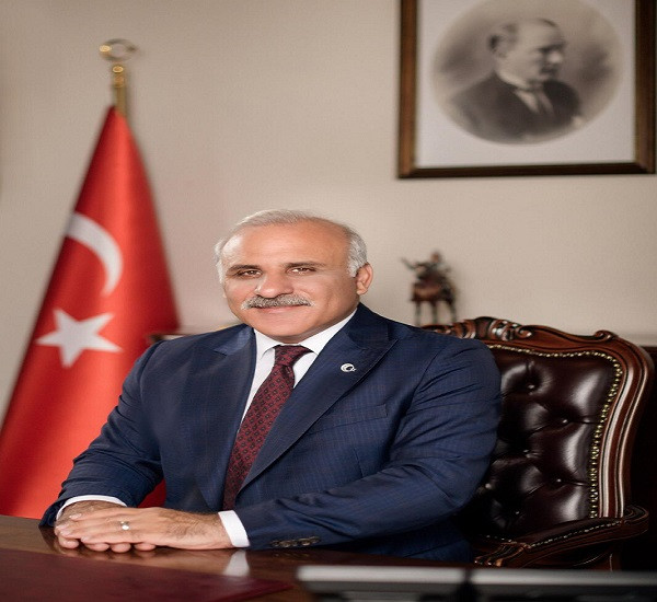 Trabzon Büyükşehir Belediye Başkanı Zorluoğlu'ndan Mevlid Kandili mesajı