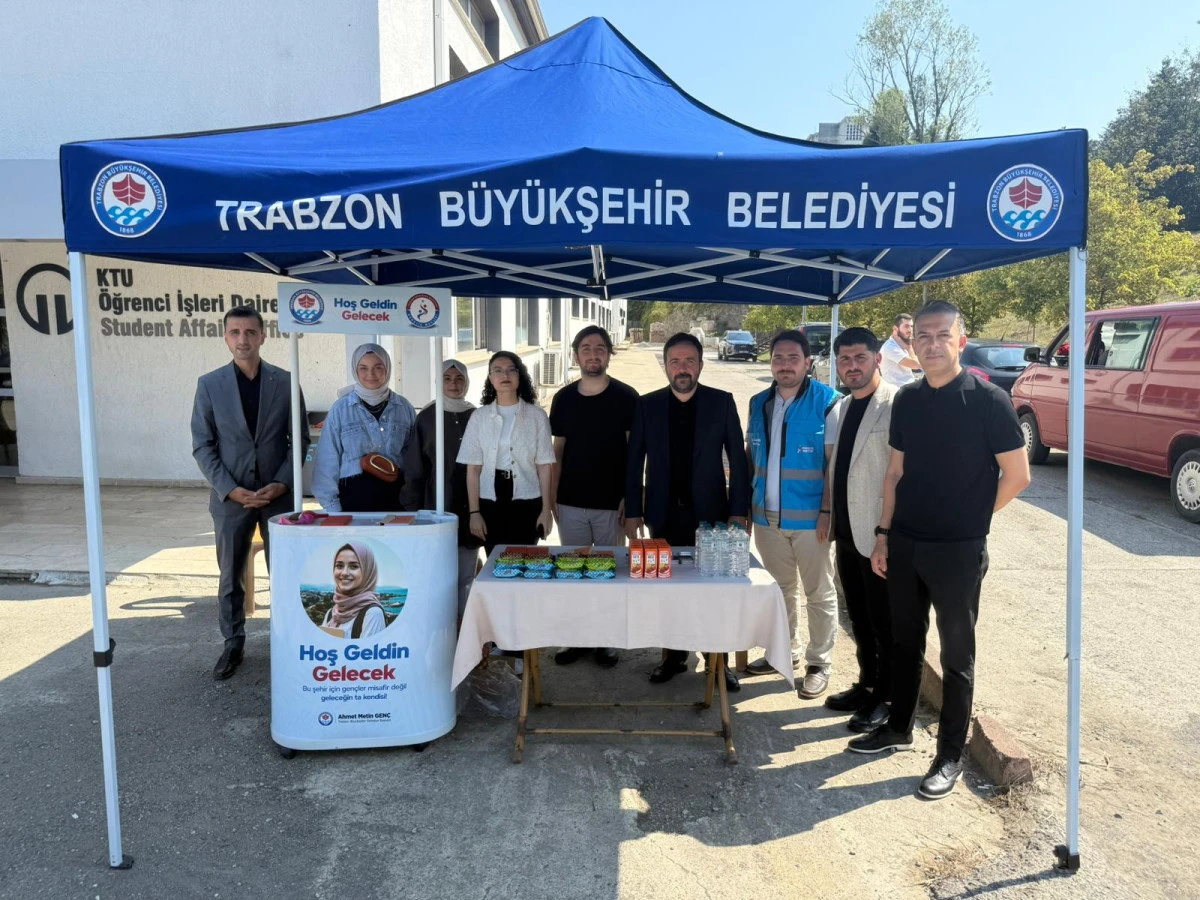 Trabzon’da Üniversiteye Yeni Başlayan Öğrencilere Sıcak Karşılama
