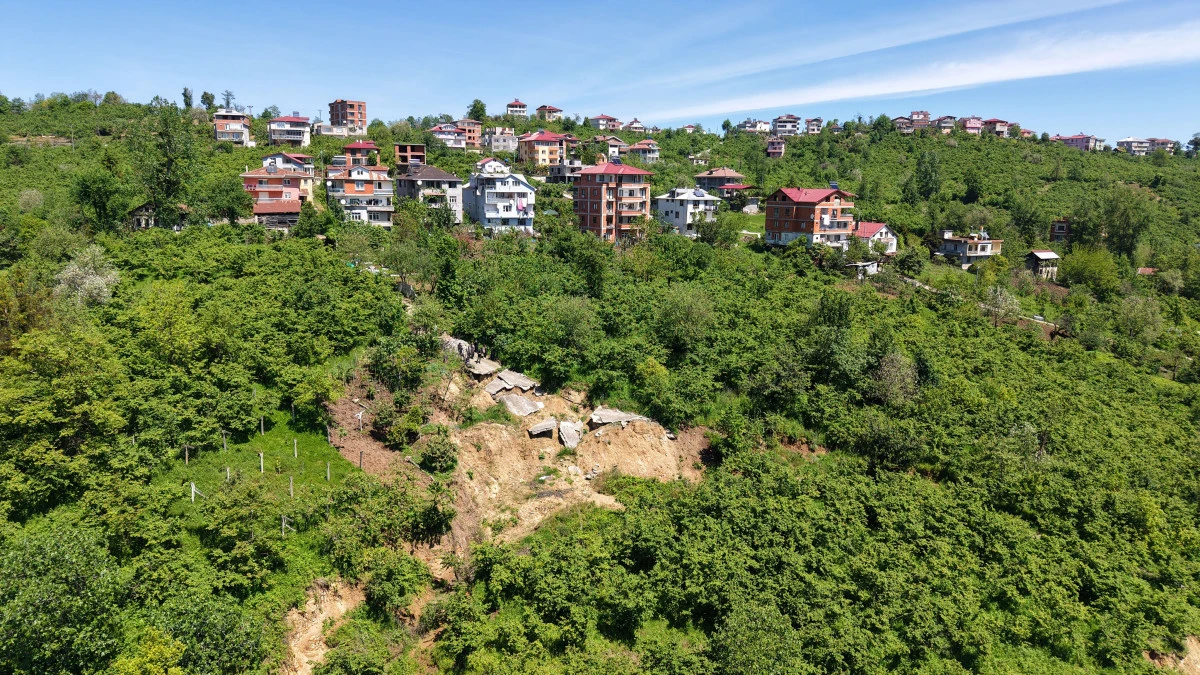 Trabzon-Heyelanlı yolda ‘vahşi hayvan’ korkusu