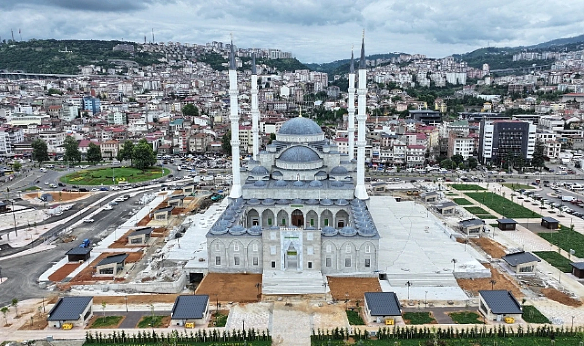 Trabzon - Karadeniz'in En Büyük Camii 'Hanife Hatun Camii' Açılıyor
