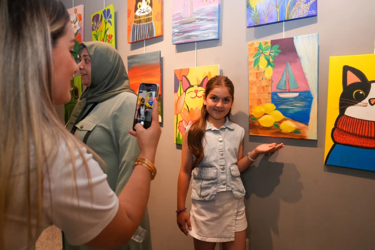 Trabzon K&uuml;lt&uuml;r: Ressam Adaylarının Tabloları Duvarları S&uuml;sledi