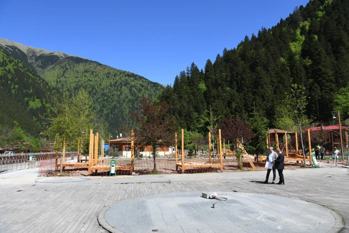 Trabzon - Uzungöl’de yoğun trafiğe, otopark ve ring sistemi