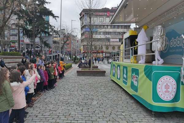 Trabzon’da çocuklar Doğayı Bilen Çocuk Projesi ile eğlenceli vakit geçiriyor