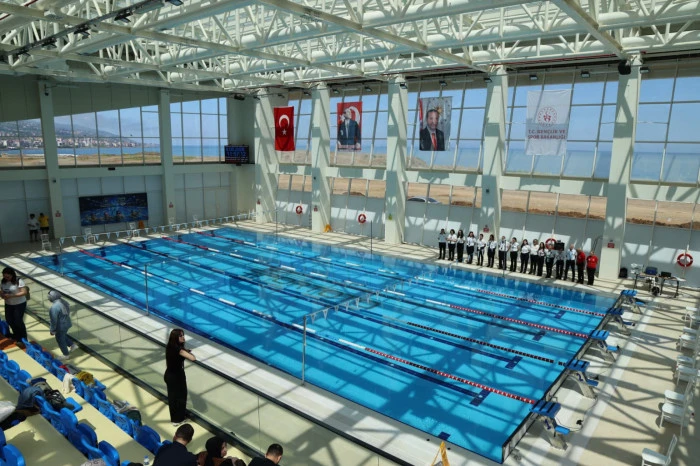 Trabzon'da Ak&ccedil;aabat Yarı Olimpik Y&uuml;zme Havuzu a&ccedil;ıldı