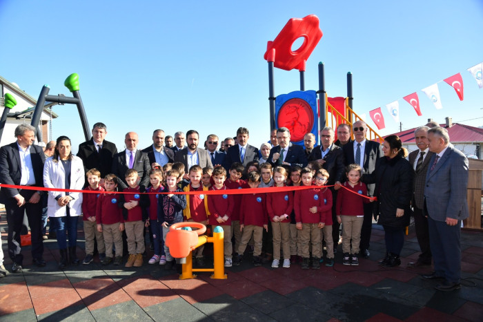 Trabzon'da Akyazı Çocuk Parkı hizmete açıldı