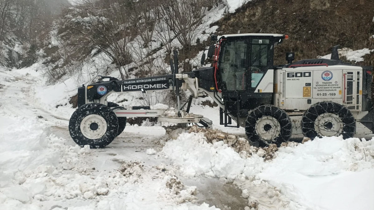 Trabzon&rsquo;da Kar Esareti Sona Erdi: Kapalı Mahalle Yolu Kalmadı!