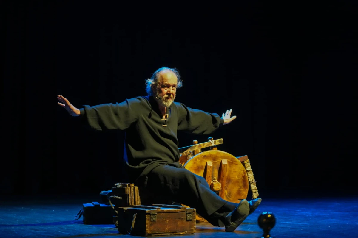 Trabzon&rsquo;da Milli M&uuml;cadele Ruhu! &lsquo;Kuvayımilliye Destanı&rsquo; Tiyatroseverleri Mest Etti