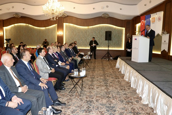 Trabzon'da Ne Eğitimde Ne İstihdamda Olan Gençler İçin İşgücü Piyasası Destek Programı tanıtıldı
