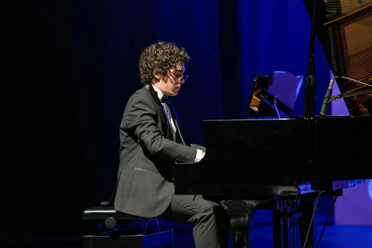 TRABZON'DA PİYANO RESİTALİNE BÜYÜK İLGİ: Genç Yetenekler Tam Not Aldı!