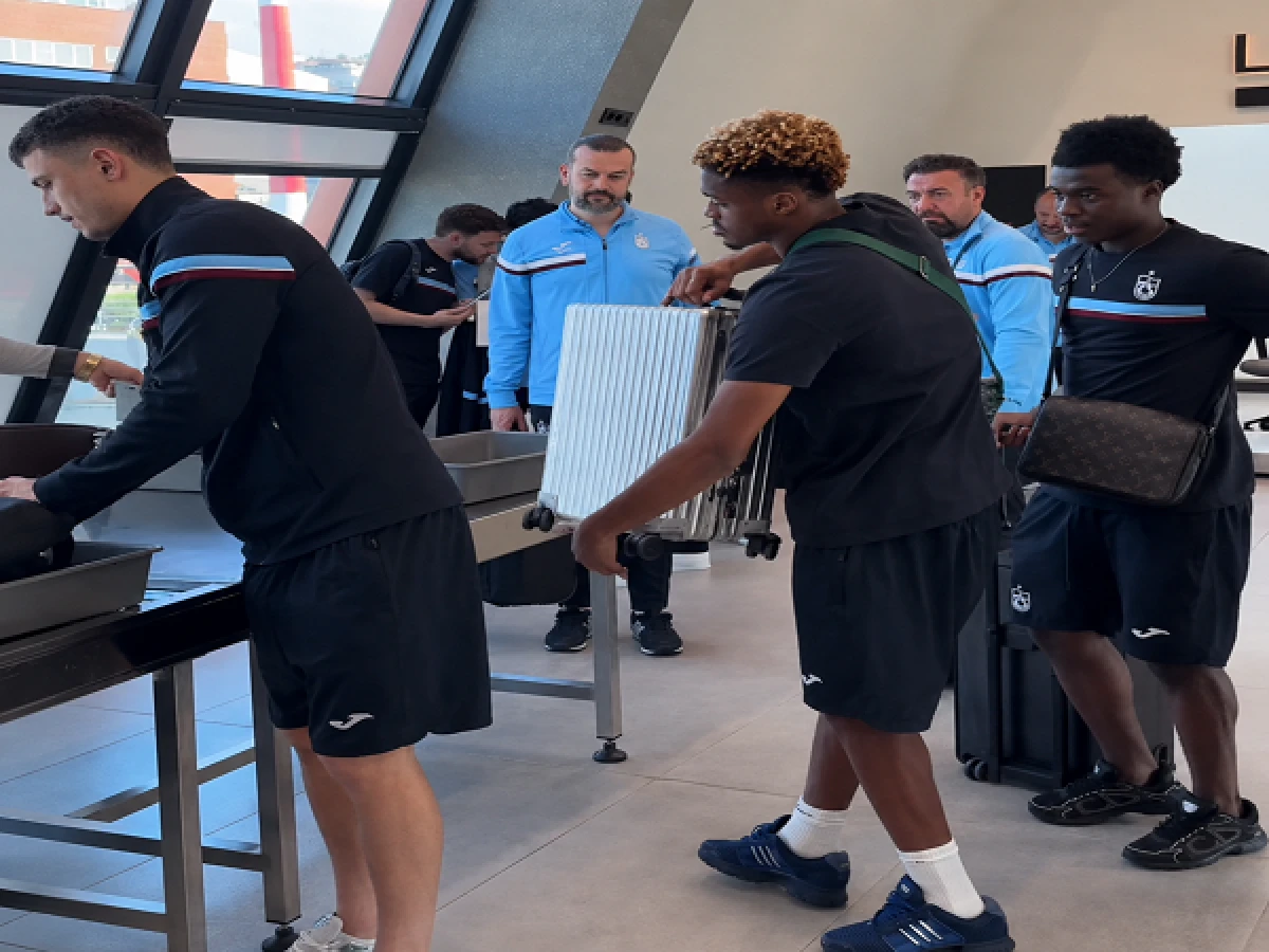 Trabzonspor Ankara'ya Gitti! Kafilede 3 Yıldız Eksik, 2 M&uuml;jdeli Haber Var