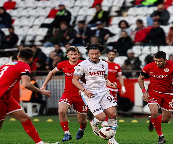 Trabzonspor, Antalyaspor ile 1-1 berabere kaldı